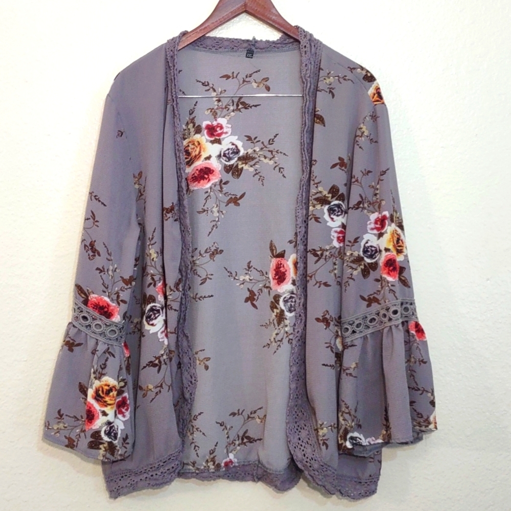 SLIGHTLY USED XXL FLORAL PRINT BELL SLEEVE KIMONO CARDIGAN LOOSE COVERUP